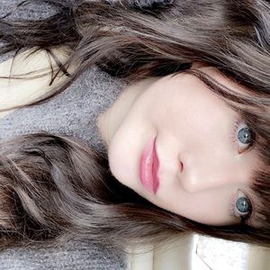 Meet your Posher, Claire